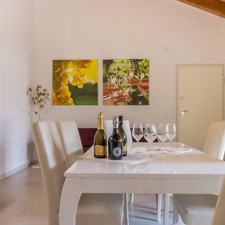 Cimadolmo Prosecco And History Apartamento *