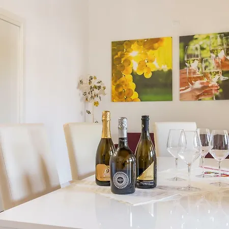 Cimadolmo Prosecco And History Apartamento *